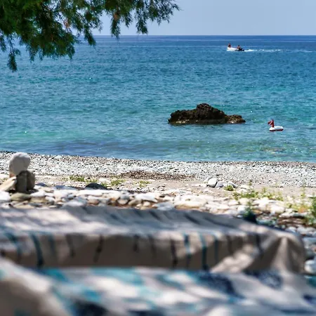 Malsova-home * Kotronion (West Mani)