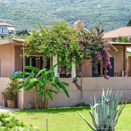 Malsova-home * Kotronion (West Mani)