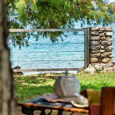 Malsova-home * Kotronion (West Mani)