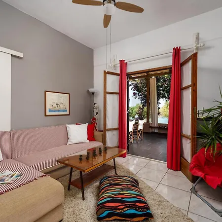 Malsova-home Kotronion (West Mani)