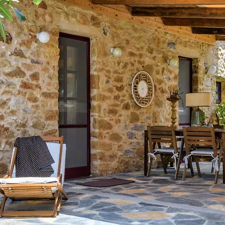 Malsova-home * Kotronion (West Mani)