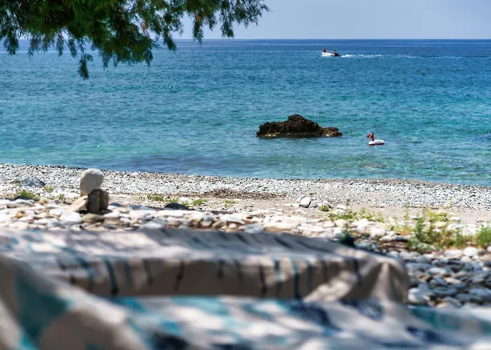 Malsova-home * Kotronion (West Mani)