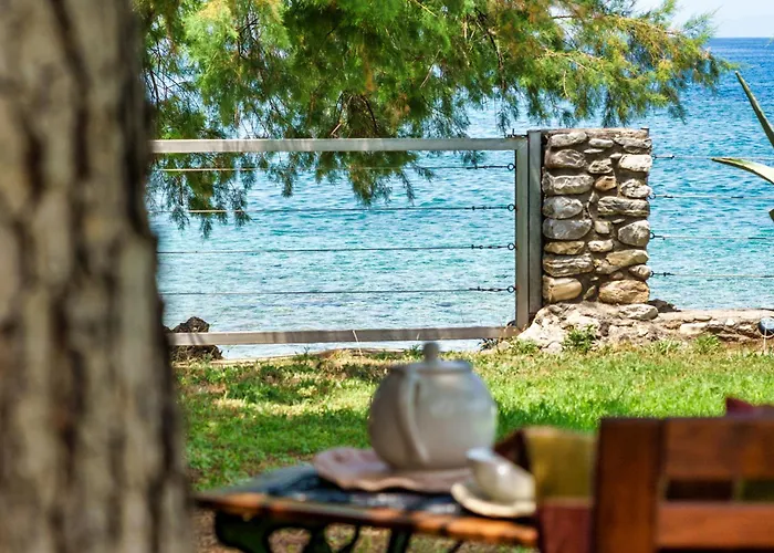 Malsova-home * Kotronion (West Mani)